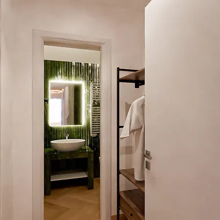 Urban Vatican Konukevi 4*