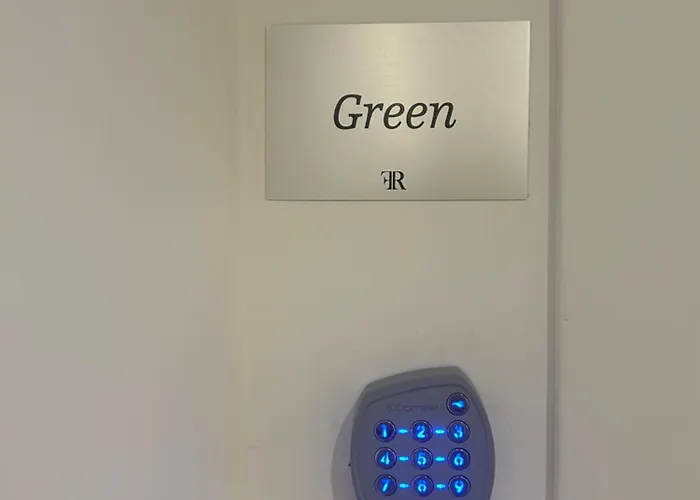 Urban Vatican 招待所 4*